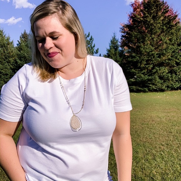 NEW Teardrop White Beaded Necklace, Ashlee - Picture 2 of 3